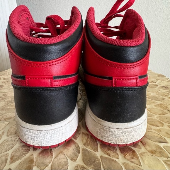 Nike Air Jordan 1 Mid Alternate Bred Sneakers size 6Y - Picture 7 of 11